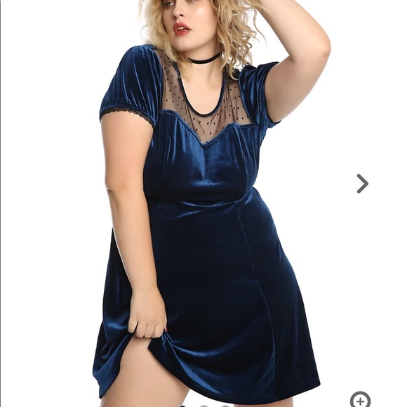🦇 Hot Topic Blue Velvet Swiss Dot Yoke Dress Plus Size 2 (2X or 18/20) 🦇 - Picture 7 of 7